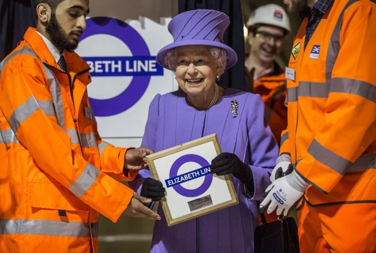 HM Elizabeth and Her Purple Line